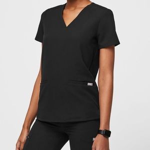 FIGS BLACK SCRUB SET